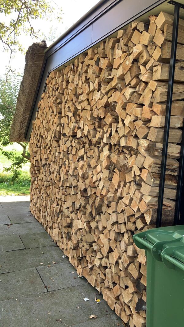 Droog Beukenhout - 2 kuub ovengedroogd, gestapeld